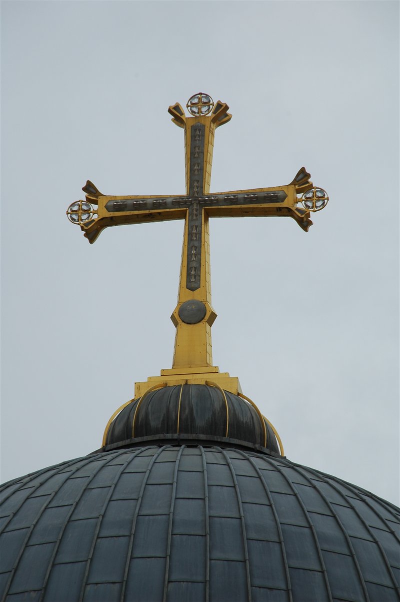 krzyż na kopule bazyliki